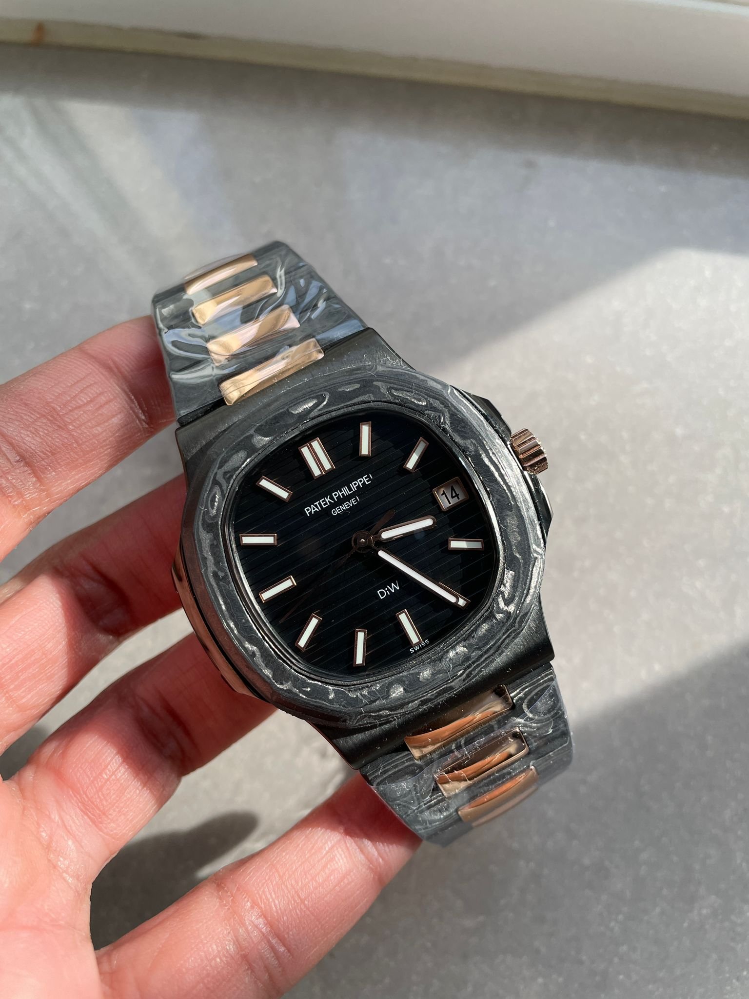 Nautilus 5711 DIW Carbon DIWF 1:1 Best Edition Black Textured Dial on Carbon/RG Bracelet 324CS - Image 3