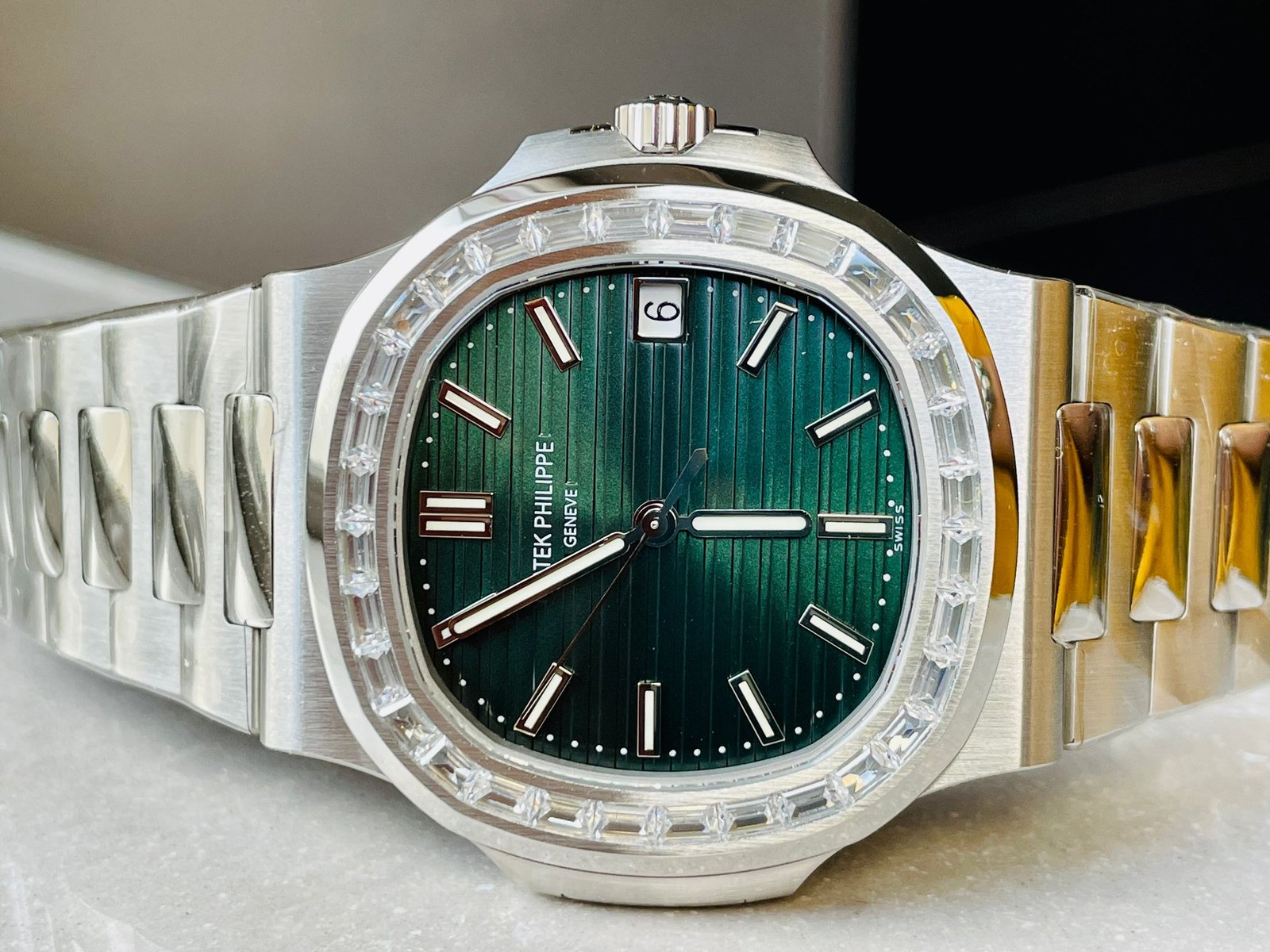 Nautilus 5711/1A PPF 1:1 Best Edition Green Textured Dial T Diamonds Bezel on SS Bracelet 324CS V4 - Image 10