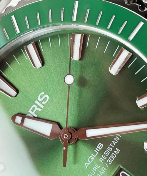 ORIS AQUIS green face CERAMIC bezel SW200 SWISS movement - Image 7