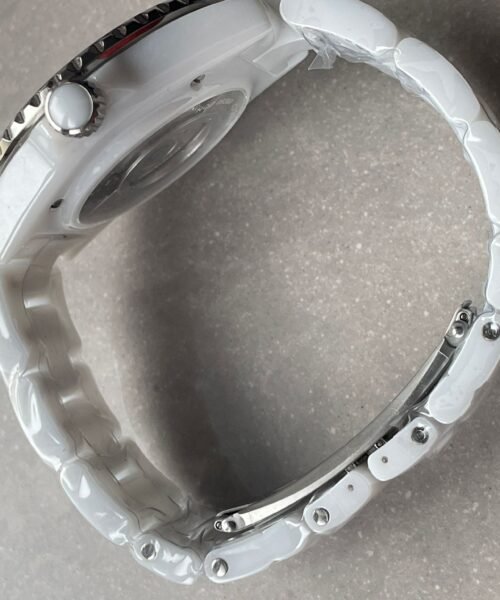 J12 38mm 1:1 Best Edition White Ceramic Dial White Strap on Holding Bracelet - Image 9