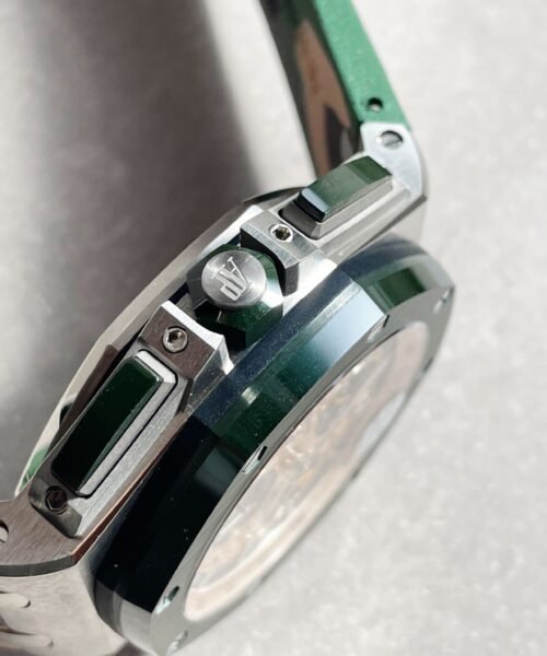 Royal Oak Offshore Chronograph "CAMO" 26400SO Beige colored textured dial Camouflage rubber strap - Image 11
