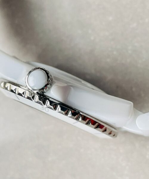 J12 38mm 1:1 Best Edition White Ceramic Dial White Strap on Holding Bracelet - Image 8