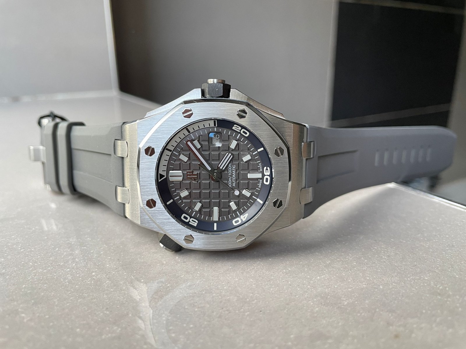 Royal Oak Offshore Diver 15720 IPF 1:1 Best Edition Gray Dial on Gray Rubber Strap A4308 - Image 8