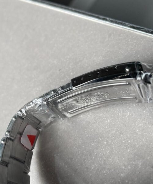 Vintage Milgauss 6541 PT Edition Black Dial on Rivet Bracelet - Image 10