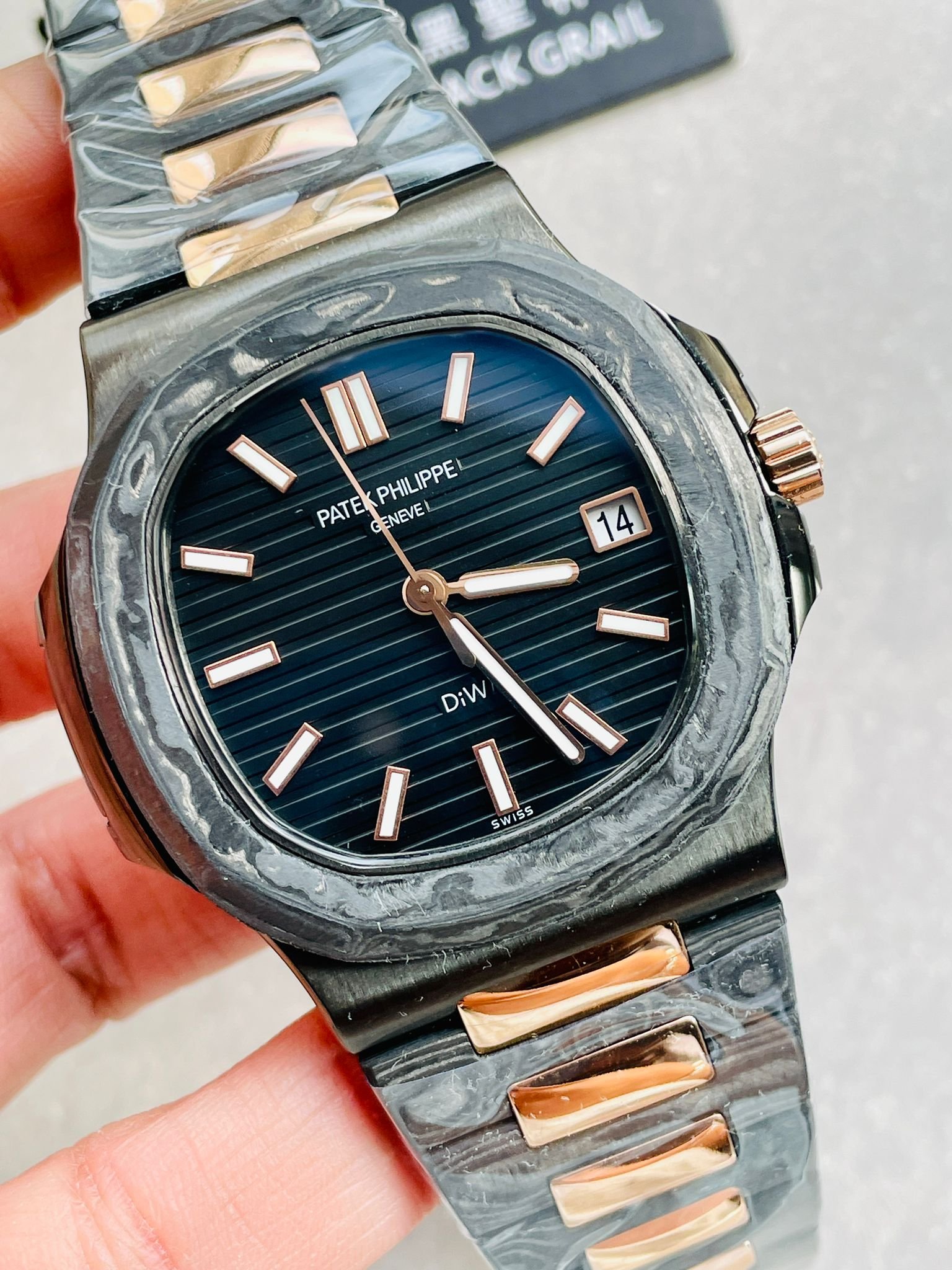 Nautilus 5711 DIW Carbon DIWF 1:1 Best Edition Black Textured Dial on Carbon/RG Bracelet 324CS - Image 11