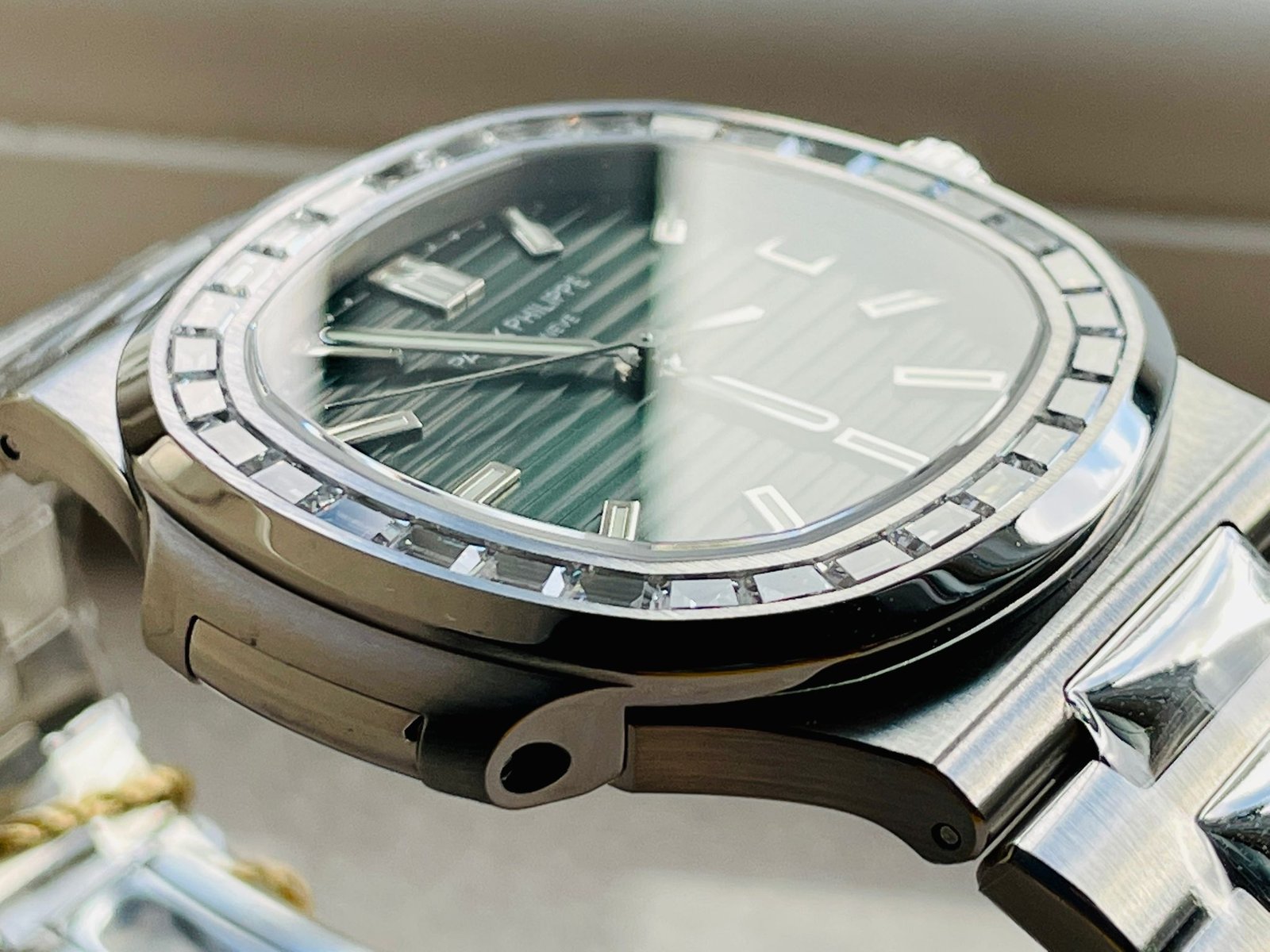 Nautilus 5711/1A PPF 1:1 Best Edition Green Textured Dial T Diamonds Bezel on SS Bracelet 324CS V4 - Image 3
