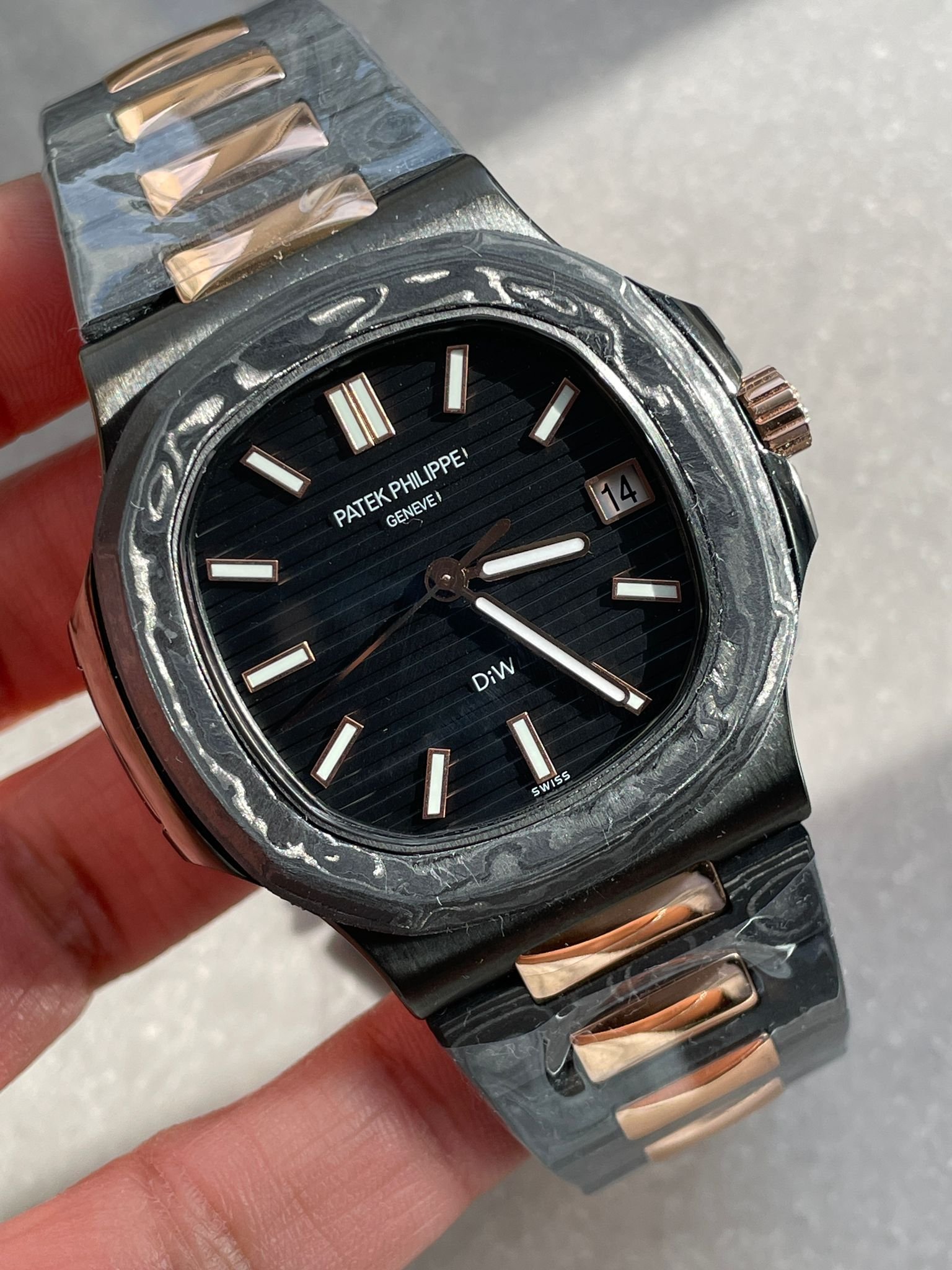 Nautilus 5711 DIW Carbon DIWF 1:1 Best Edition Black Textured Dial on Carbon/RG Bracelet 324CS - Image 2