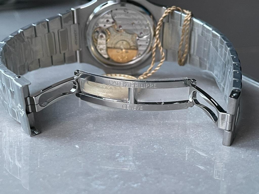 Nautilus 5712 SS PPF Best Edition Blue Dial on SS Bracelet A240 V2 - Image 9