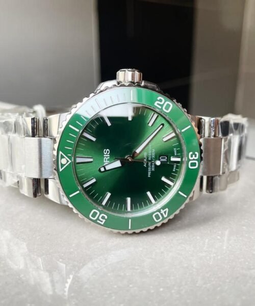 ORIS AQUIS green face CERAMIC bezel SW200 SWISS movement - Image 6