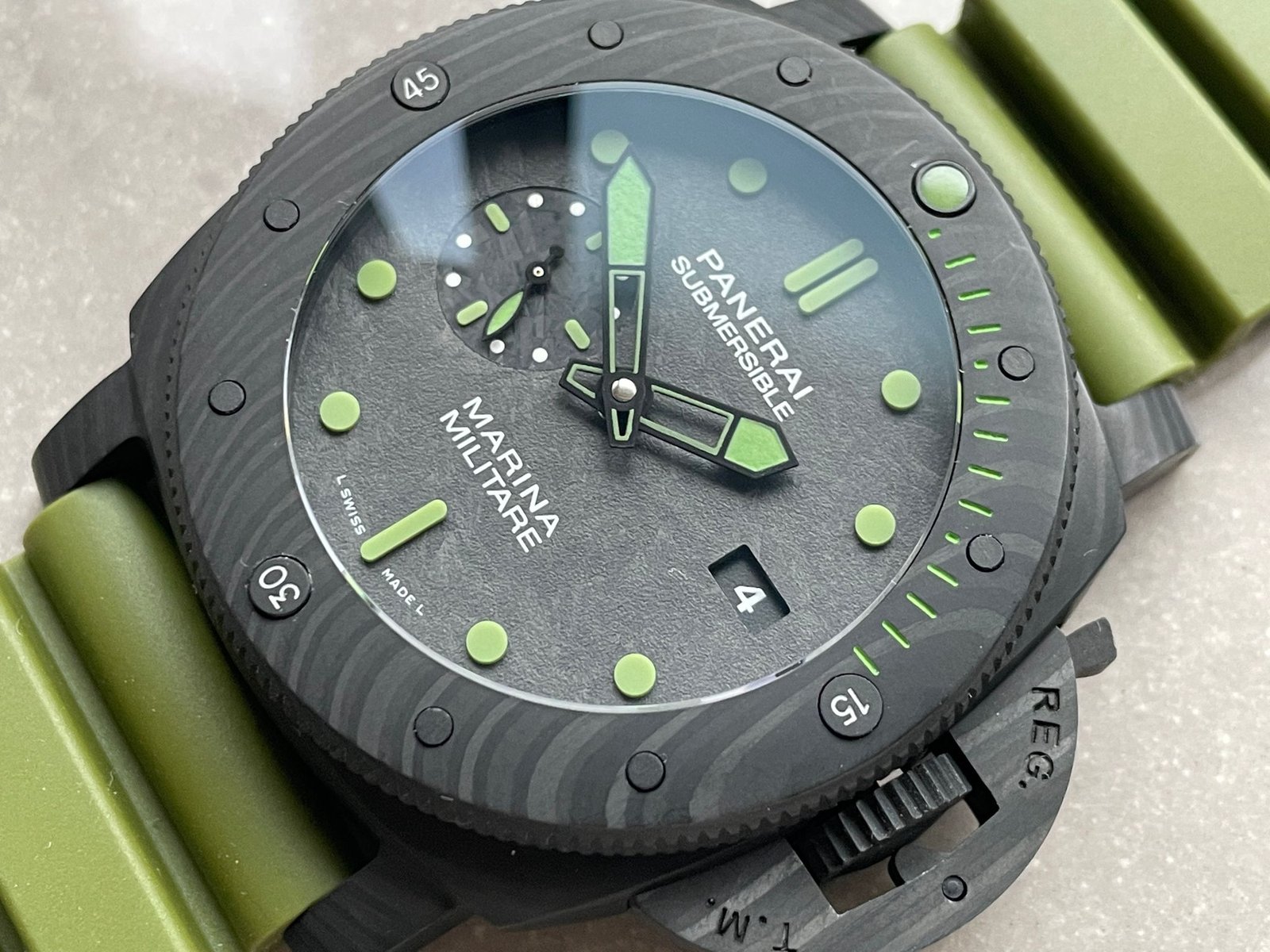 PAM961 Carbotech VSF Best Edition Carbon Dial on Green Rubber Strap P.9010 - Image 5
