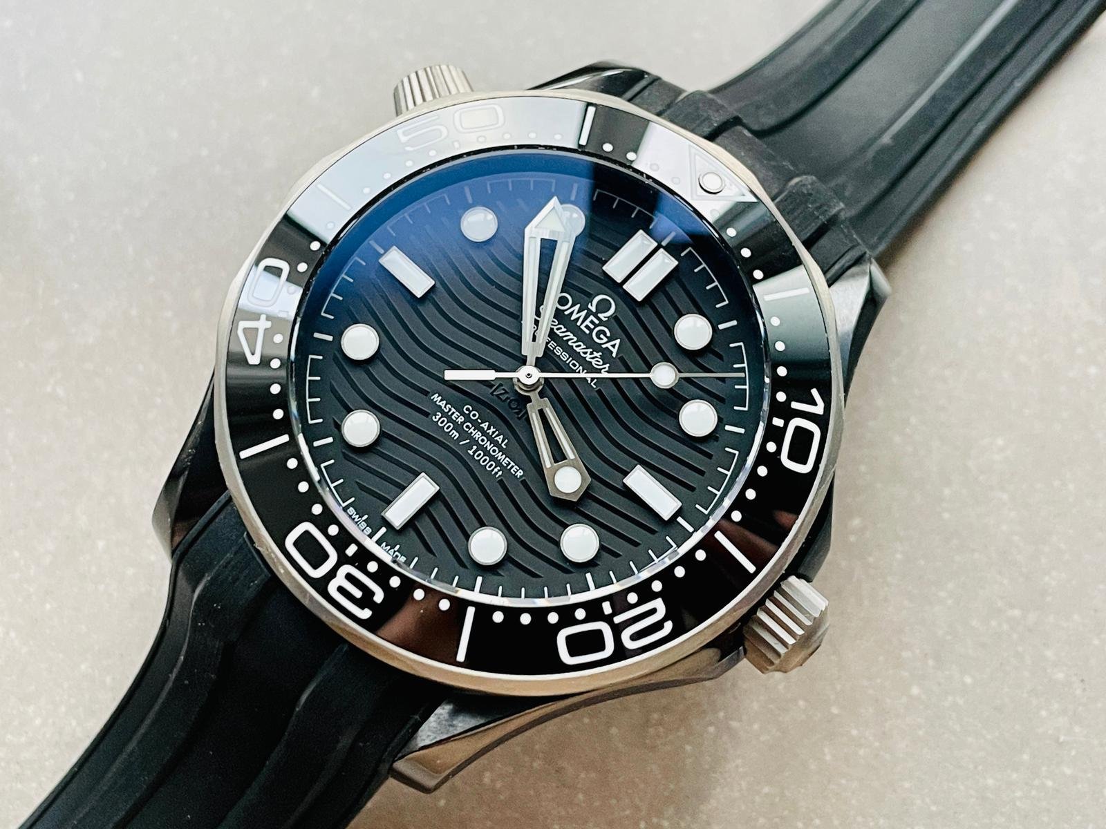 Seamaster Diver 300M 43.5mm VSF Best Edition Ceramic Case Black Dial on Black Rubber Strap A8806 - Image 4