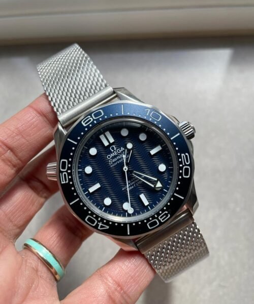 SEAMASTER 300M 42MM JAMES BOND 60TH ANNIVERSARY VSF BEST EDITION ON MESH BRACELET A8806 - Image 3