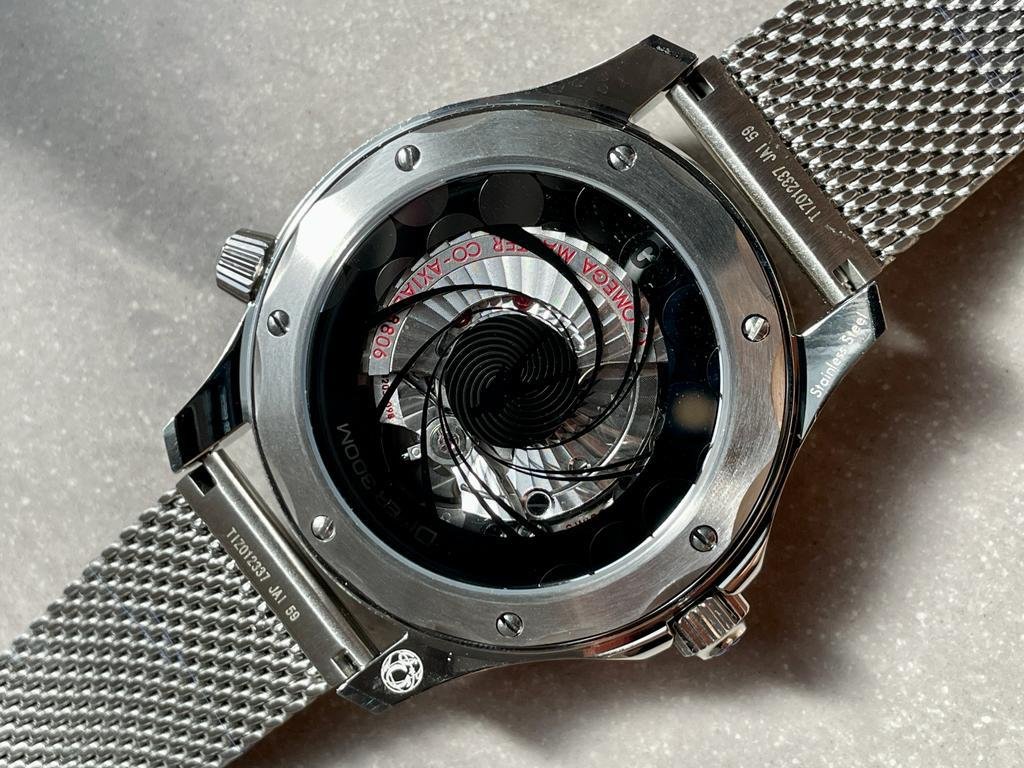 SEAMASTER 300M 42MM JAMES BOND 60TH ANNIVERSARY VSF BEST EDITION ON MESH BRACELET A8806 - Image 13