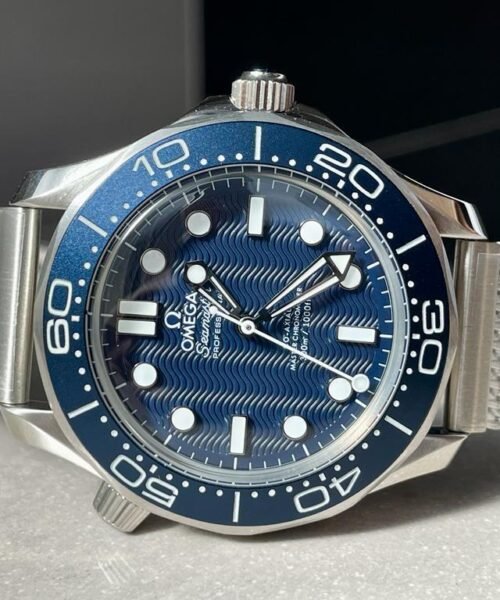 SEAMASTER 300M 42MM JAMES BOND 60TH ANNIVERSARY VSF BEST EDITION ON MESH BRACELET A8806 - Image 5