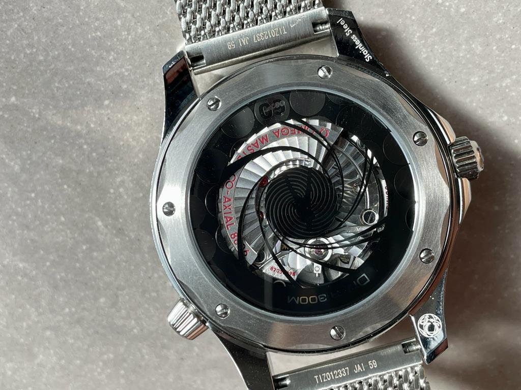 SEAMASTER 300M 42MM JAMES BOND 60TH ANNIVERSARY VSF BEST EDITION ON MESH BRACELET A8806 - Image 12