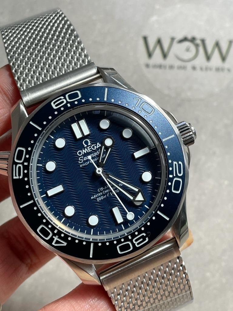 SEAMASTER 300M 42MM JAMES BOND 60TH ANNIVERSARY VSF BEST EDITION ON MESH BRACELET A8806 - Image 7