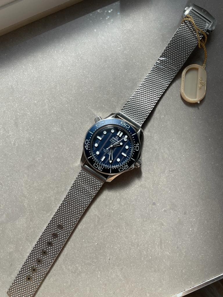 SEAMASTER 300M 42MM JAMES BOND 60TH ANNIVERSARY VSF BEST EDITION ON MESH BRACELET A8806 - Image 9