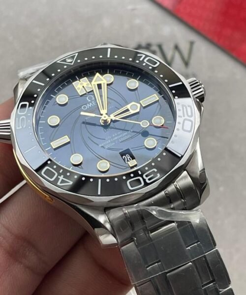 Seamaster Diver 300m Co-Axial Master Chronometer "James Bond 007 " SS Black Dial on SS Bracelet VSF ORF Asia 8800  50TH ANNIVERSARY - Image 2