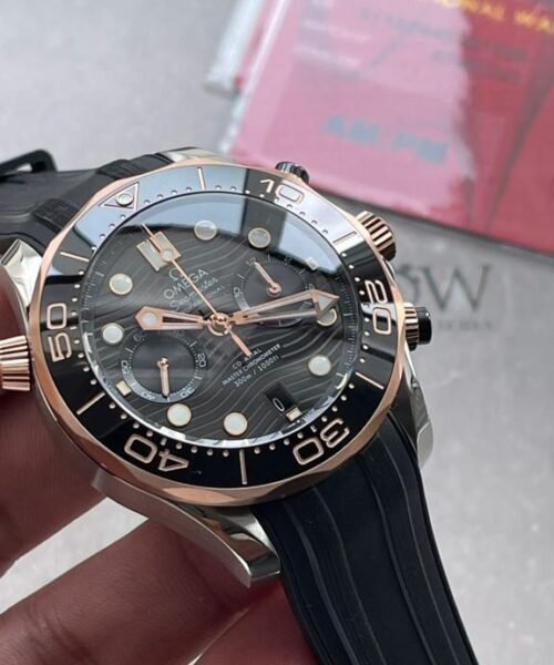 SEAMASTER 300M CHRONO SS/RG OMF 1:1 BEST EDITION BLACK DIAL ON BLACK RUBBER STRAP A9900 - Image 3