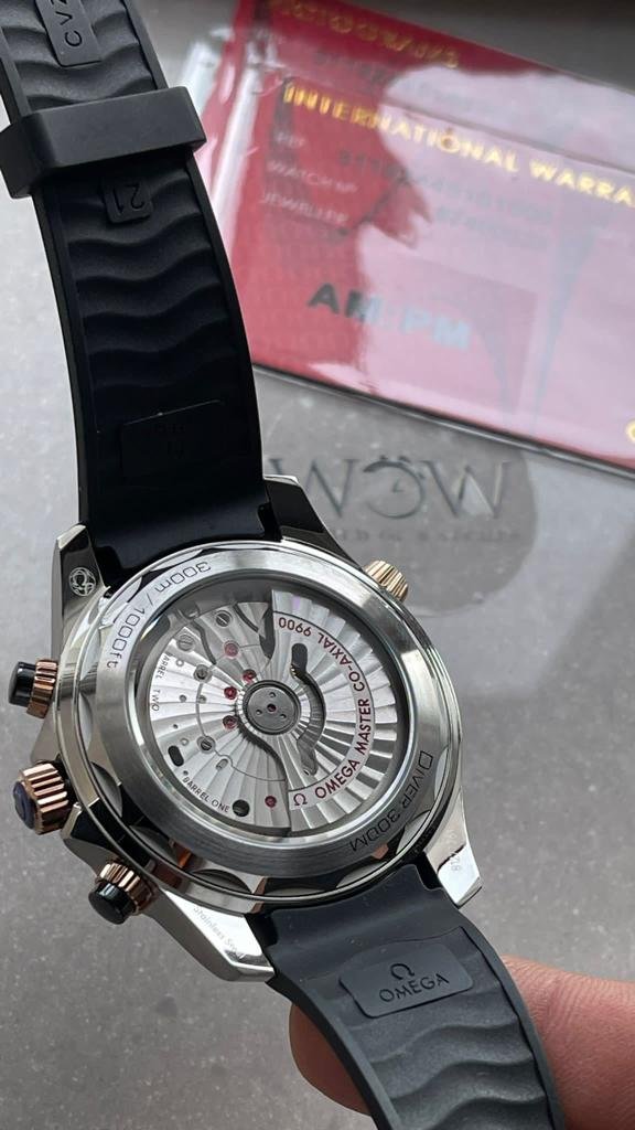 SEAMASTER 300M CHRONO SS/RG OMF 1:1 BEST EDITION BLACK DIAL ON BLACK RUBBER STRAP A9900 - Image 4