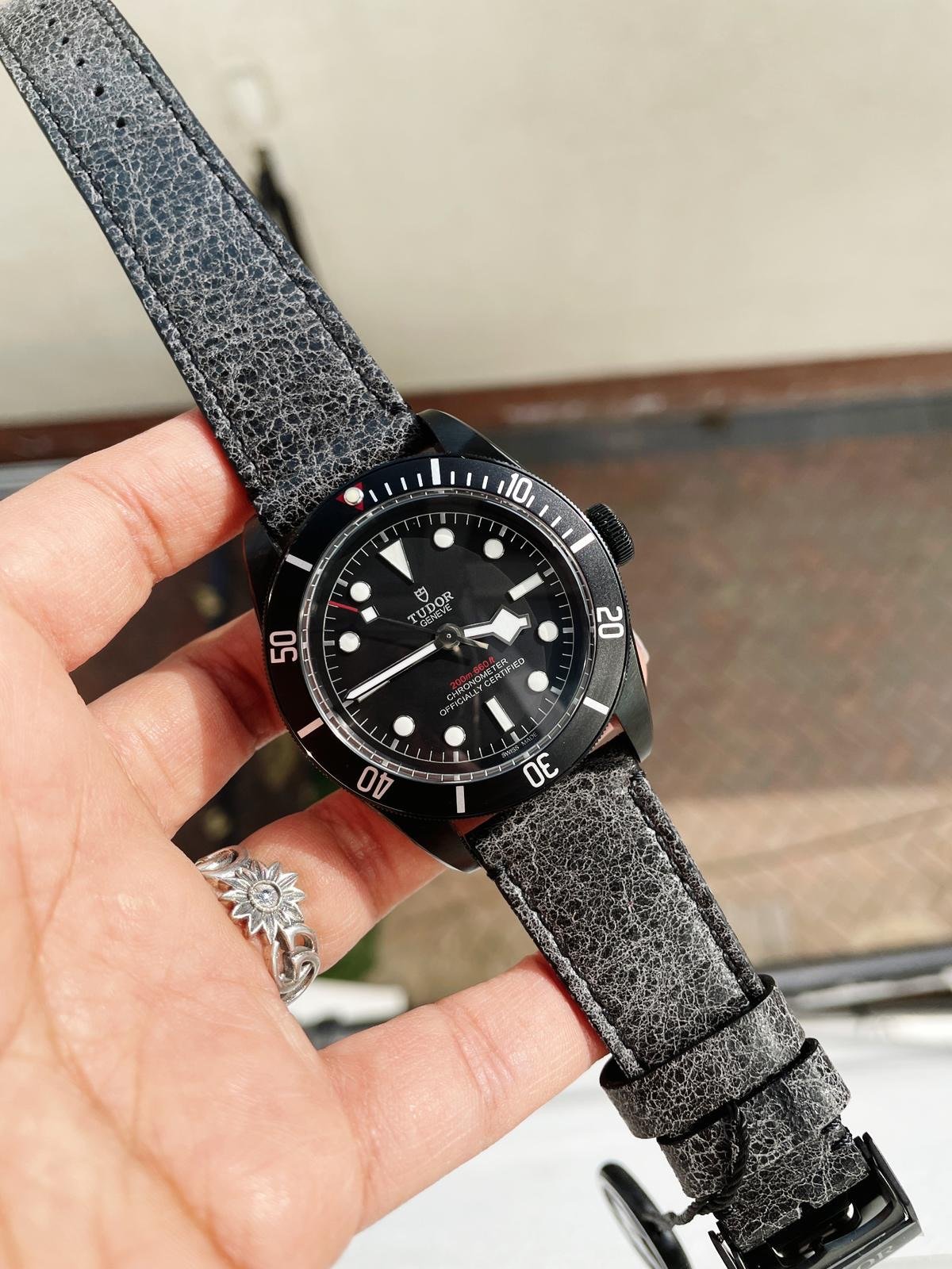 HERITAGE 2016 BLACK BAY SHIELD DLC ZF 1:1 BEST EDITION BLACK BEZEL ON ASSO. LEATHER STRAP A2824