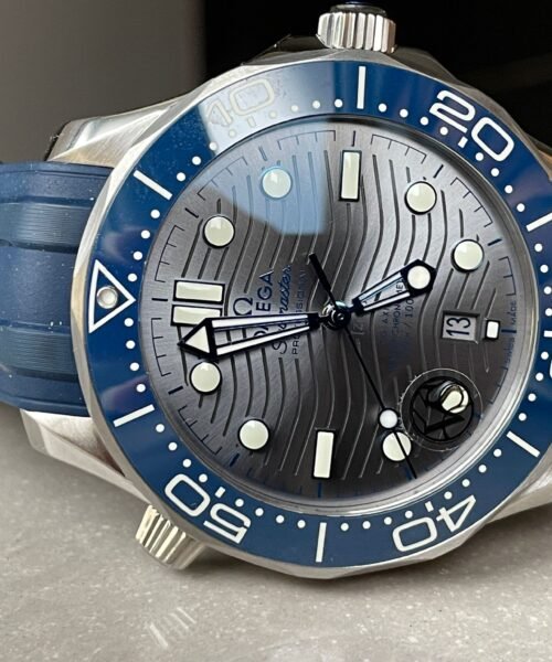 2018 Seamaster Diver 300M VSF 1:1 Best Edition Blue Ceramic Grey Dial on blue rubber strap Strap A8800 - Image 2