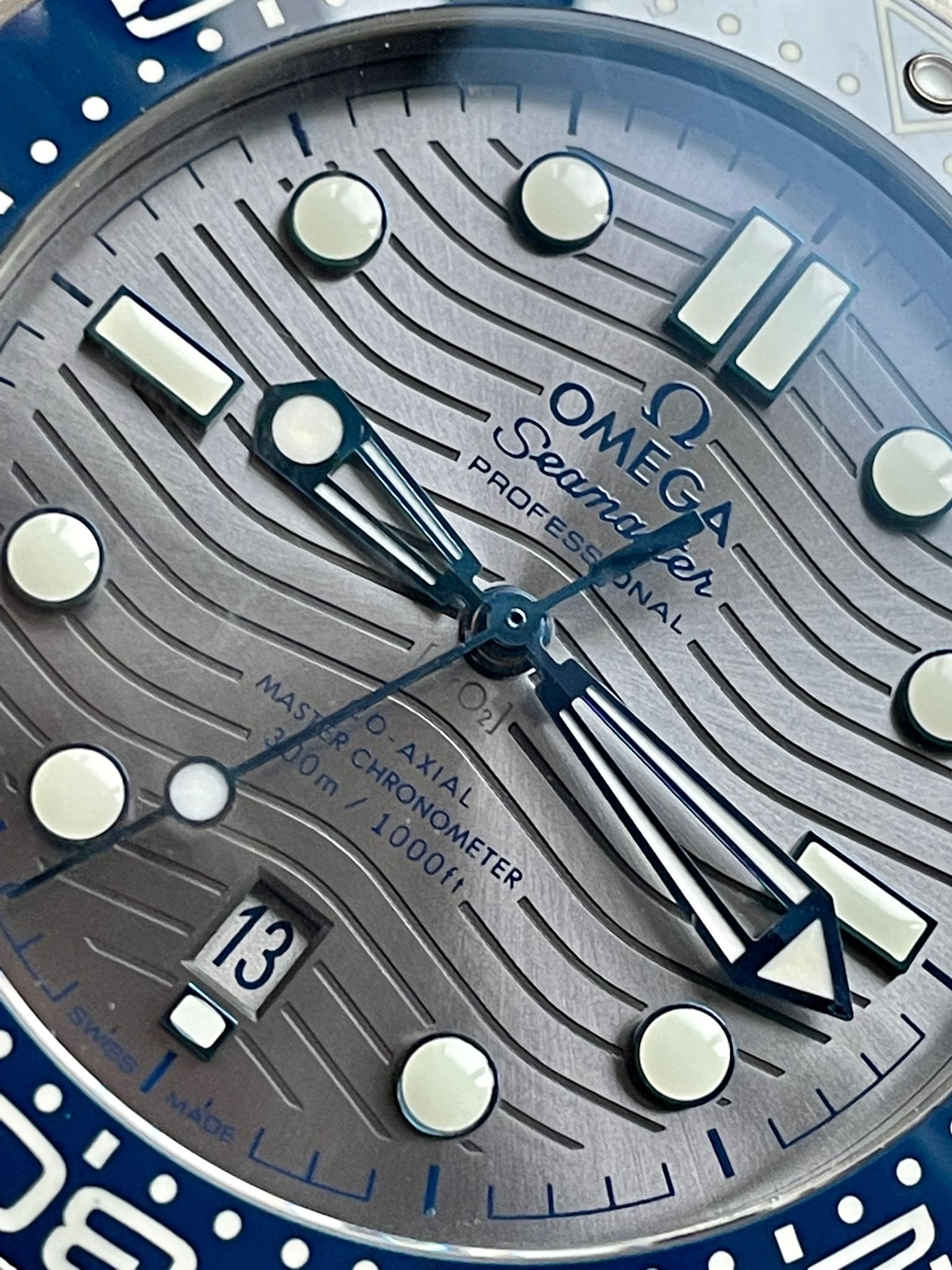 2018 Seamaster Diver 300M VSF 1:1 Best Edition Blue Ceramic Grey Dial on blue rubber strap Strap A8800 - Image 8