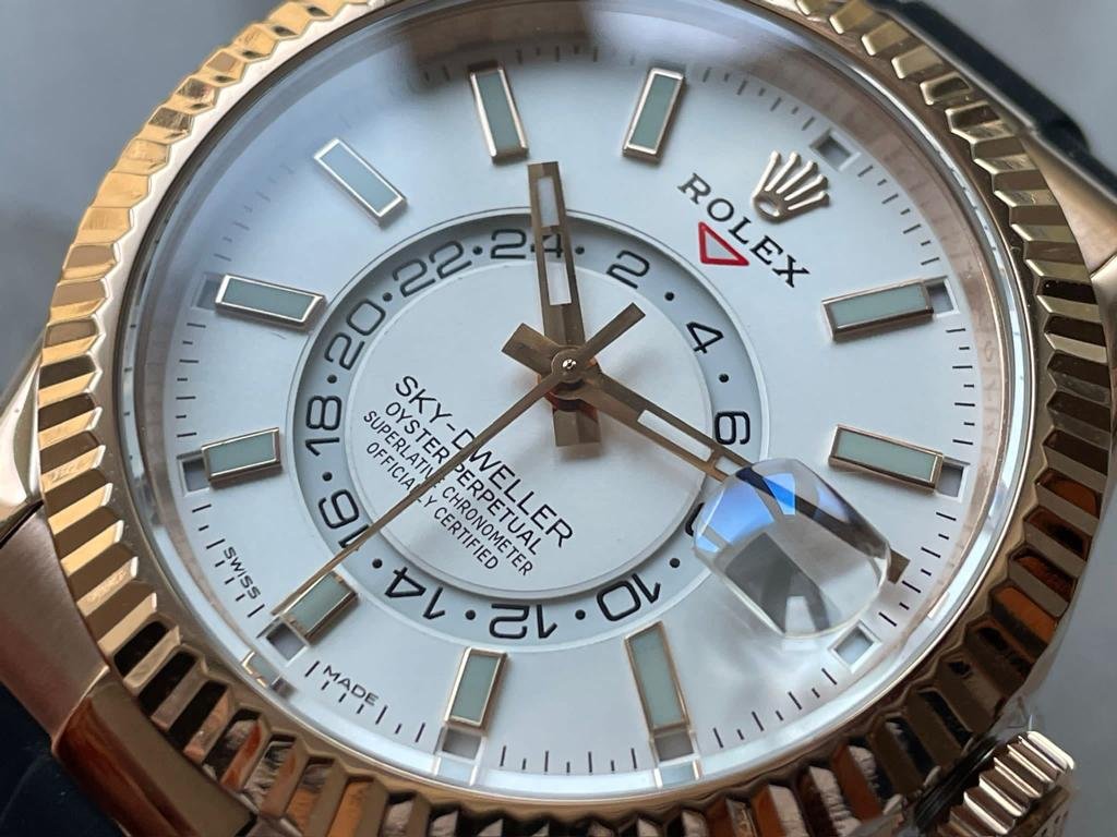Skydweller SS/RG twf best edition white dial on rubber bracelet A23J - Image 7