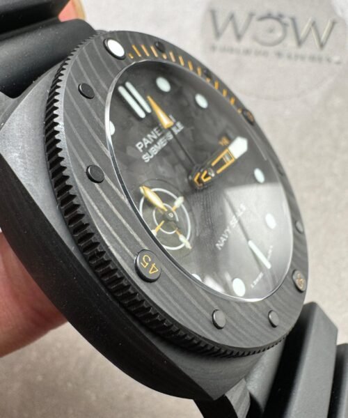 PAM1324 Y 44mm Submersible VSF Best Edition Carbon Dial on Rubber Strap P.9011 - Image 4