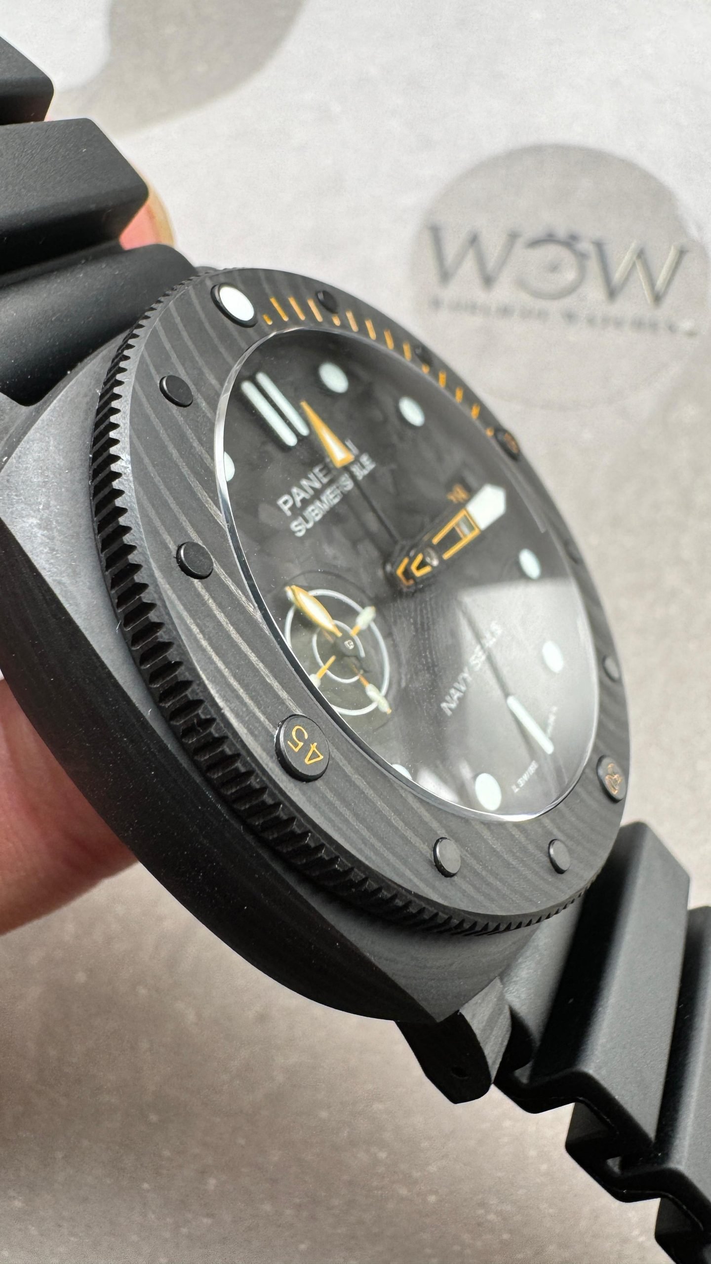 PAM1324 Y 44mm Submersible VSF Best Edition Carbon Dial on Rubber Strap P.9011 - Image 4