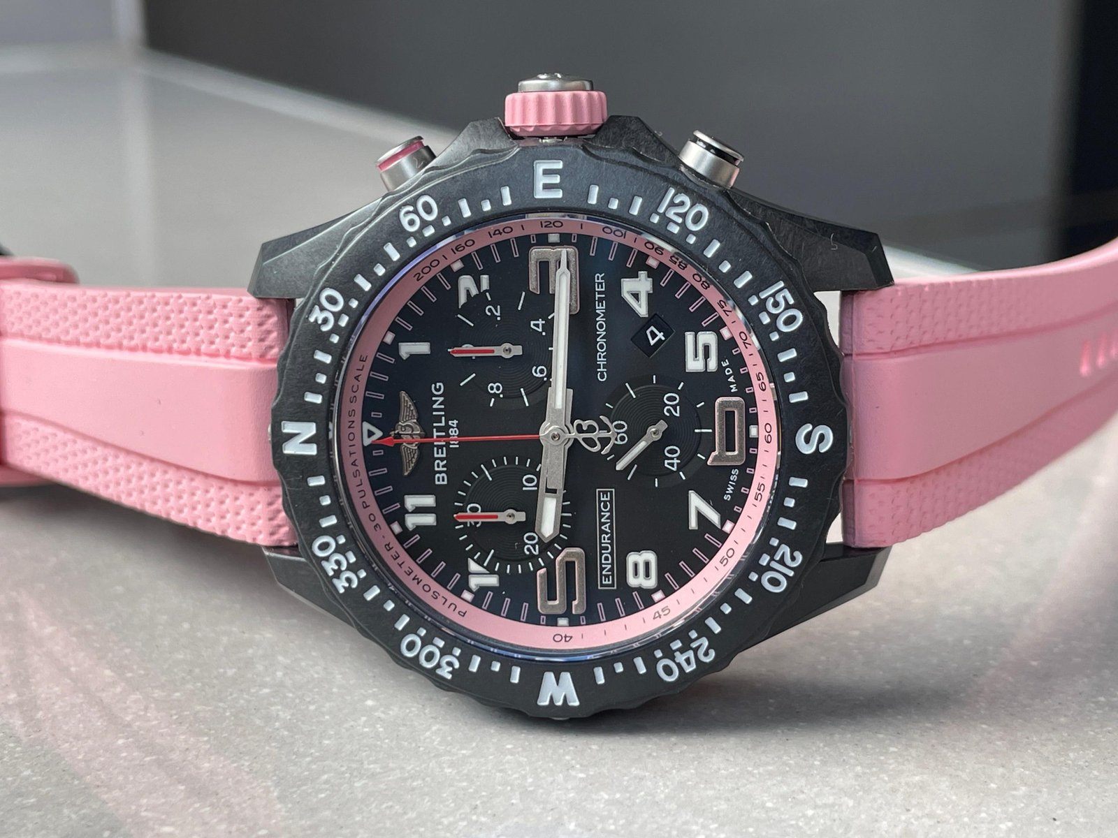 Endurance pro OGF 44mm Black dial Pink Rubber Strap quartz movement - Image 7