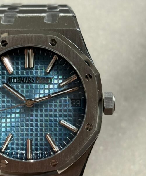 Royal Oak 41mm 15510 BC SS ZF Best Edition Ice Blue Textured Dial on SS Bracelet SA4302 V3 - Image 4