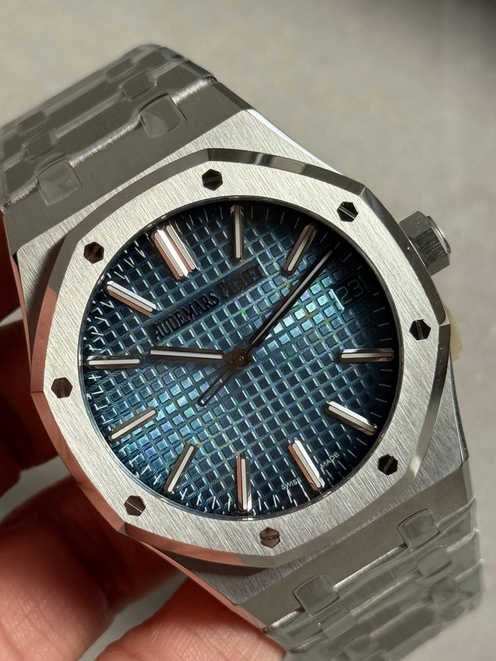 Royal Oak 41mm 15510 BC SS ZF Best Edition Ice Blue Textured Dial on SS Bracelet SA4302 V3 - Image 2