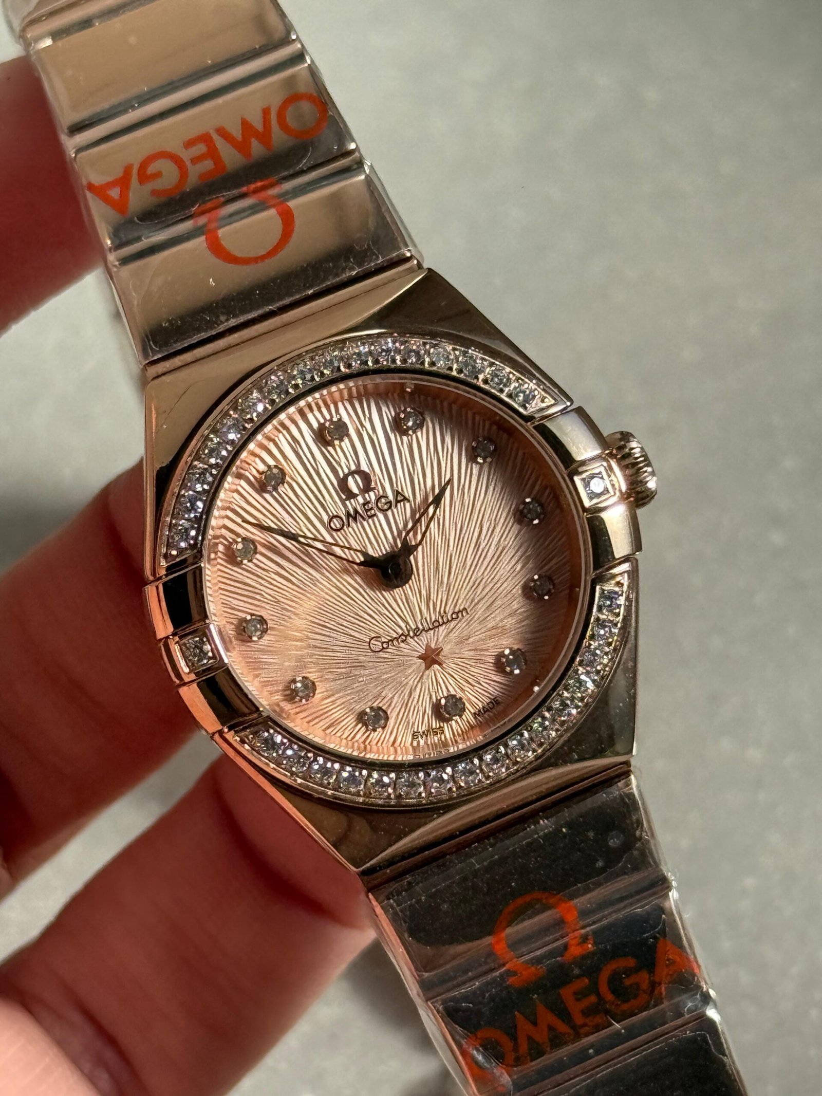 Constellation Ladies 28mm RG Patterned Dial Diamonds Markers on RG/SS Bracelet ETA Quartz - Image 5