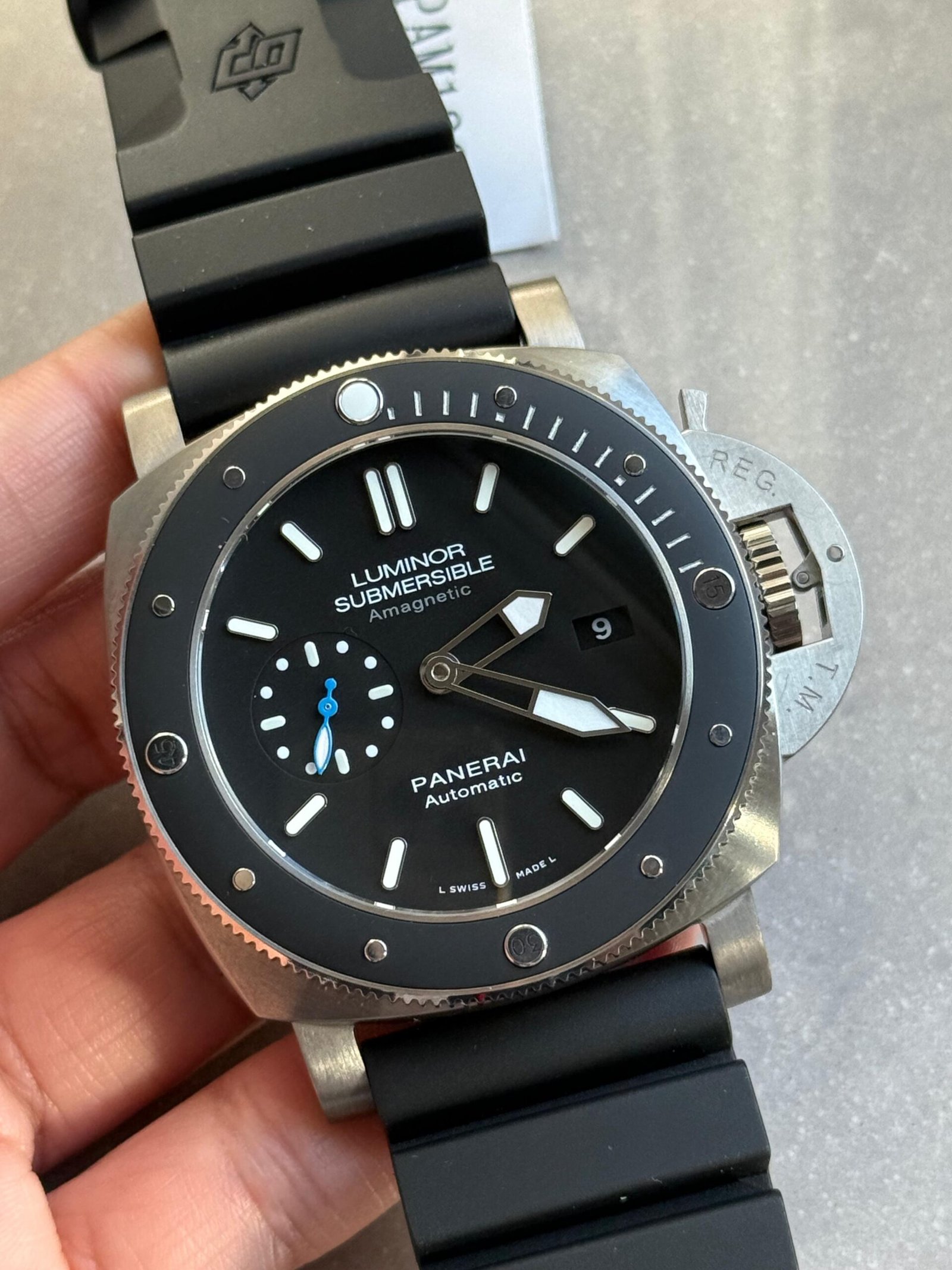 PAM 1389 TITANIUM VSF rubber strap A7750 - Image 2