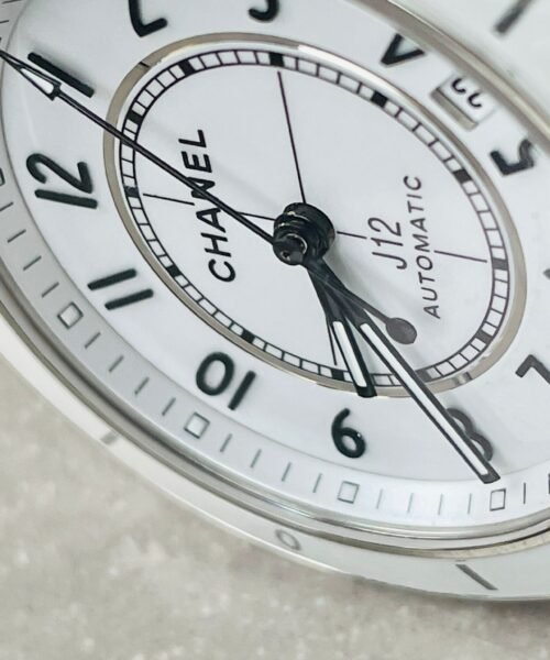 J12 38mm 1:1 Best Edition White Ceramic Dial White Strap on Holding Bracelet - Image 7