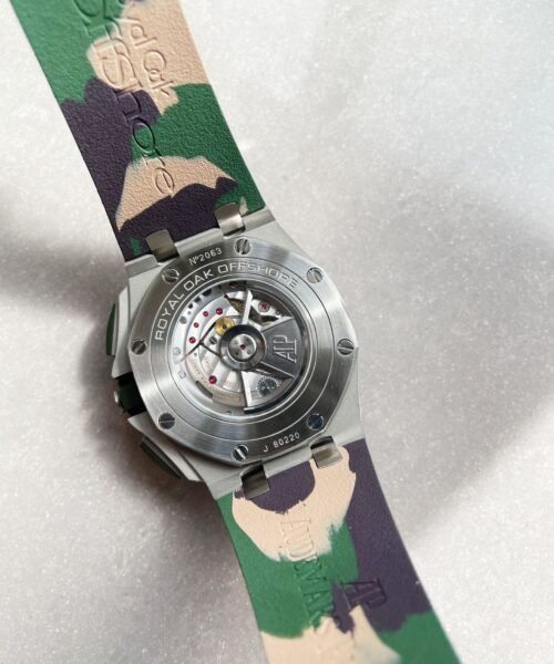 Royal Oak Offshore Chronograph "CAMO" 26400SO Beige colored textured dial Camouflage rubber strap - Image 16